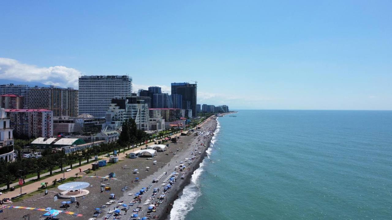 Dan Luxury Apartment Batumi Room photo